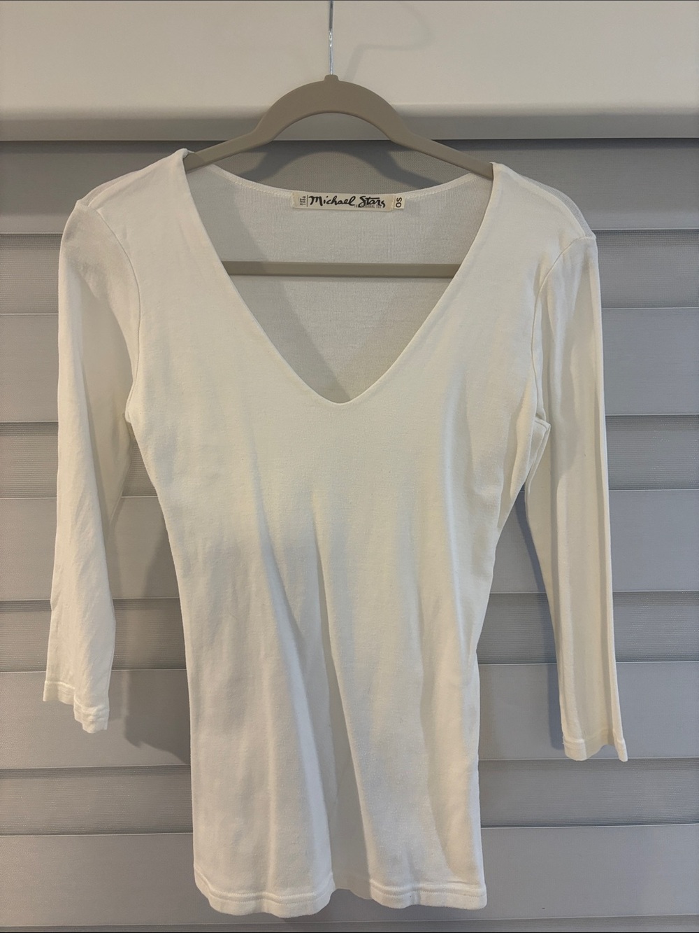 Michael Stars White V-Neck Long Sleeve Slim Top